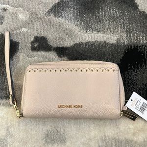 Micheal Kors blush wristlet